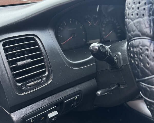 Серый Хендай Соната, объемом двигателя 2 л и пробегом 270 тыс. км за 1699 $, фото 12 на Automoto.ua