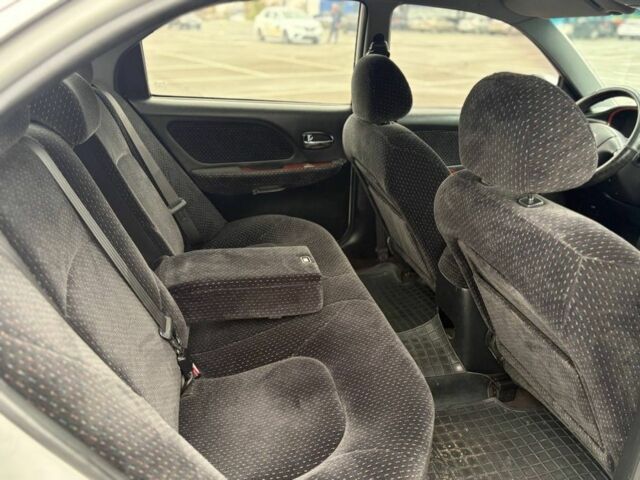 Серый Хендай Соната, объемом двигателя 2 л и пробегом 330 тыс. км за 2800 $, фото 11 на Automoto.ua