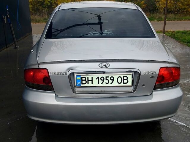 Серый Хендай Соната, объемом двигателя 2 л и пробегом 0 тыс. км за 3800 $, фото 11 на Automoto.ua