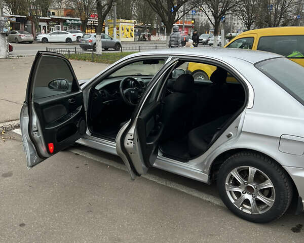 Серый Хендай Соната, объемом двигателя 2 л и пробегом 287 тыс. км за 3700 $, фото 18 на Automoto.ua