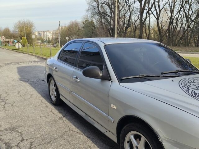 Хендай Соната 2004 в Львове на Automoto.ua Серый Хендай Соната, объемом двигателя 2 л и пробегом 380 тыс. км за 2700 $, фото 2 на Automoto.ua