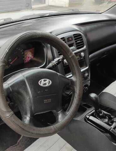 Серый Хендай Соната, объемом двигателя 2 л и пробегом 260 тыс. км за 3250 $, фото 9 на Automoto.ua