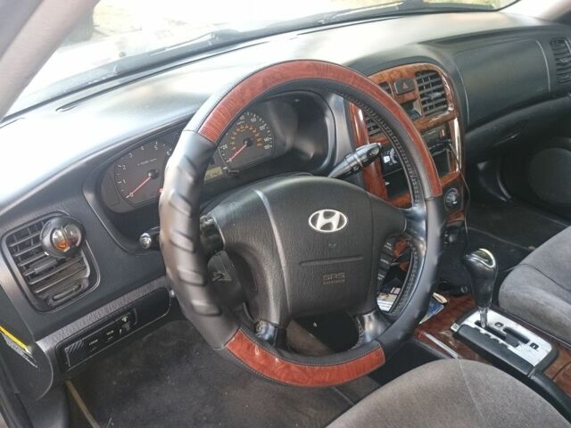 Сірий Хендай Соната, об'ємом двигуна 2.7 л та пробігом 140 тис. км за 3500 $, фото 4 на Automoto.ua