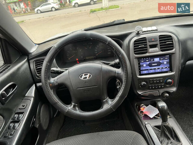 Серый Хендай Соната, объемом двигателя 2 л и пробегом 287 тыс. км за 3700 $, фото 12 на Automoto.ua
