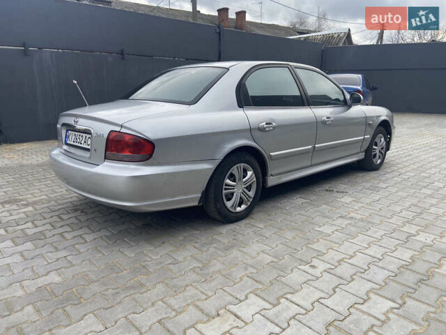 Серый Хендай Соната, объемом двигателя 2 л и пробегом 270 тыс. км за 2750 $, фото 5 на Automoto.ua