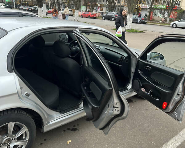 Серый Хендай Соната, объемом двигателя 2 л и пробегом 287 тыс. км за 3700 $, фото 23 на Automoto.ua