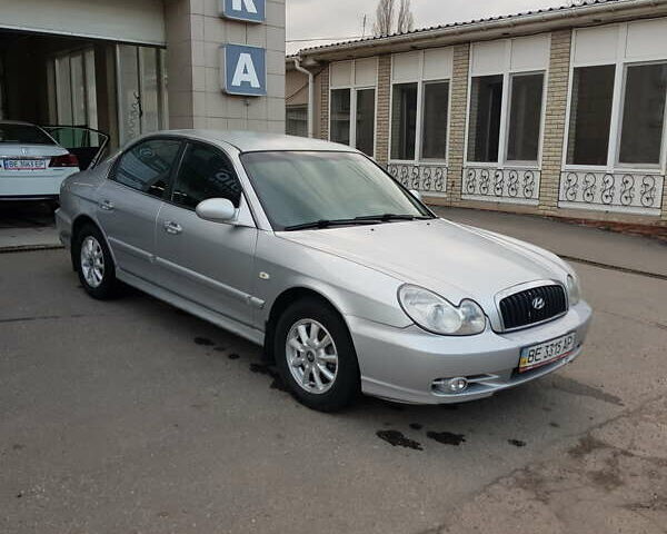 Серый Хендай Соната, объемом двигателя 2 л и пробегом 523 тыс. км за 4000 $, фото 1 на Automoto.ua