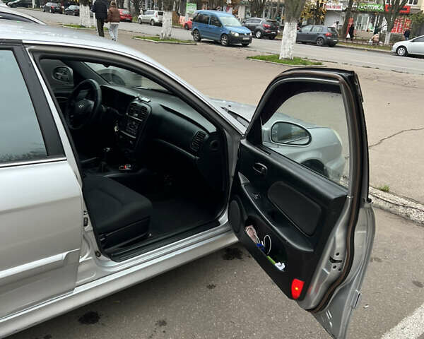 Серый Хендай Соната, объемом двигателя 2 л и пробегом 287 тыс. км за 3700 $, фото 21 на Automoto.ua