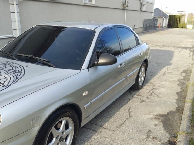 Хендай Соната 2004 в Львове на Automoto.ua Серый Хендай Соната, объемом двигателя 2 л и пробегом 380 тыс. км за 2700 $, фото 1 на Automoto.ua