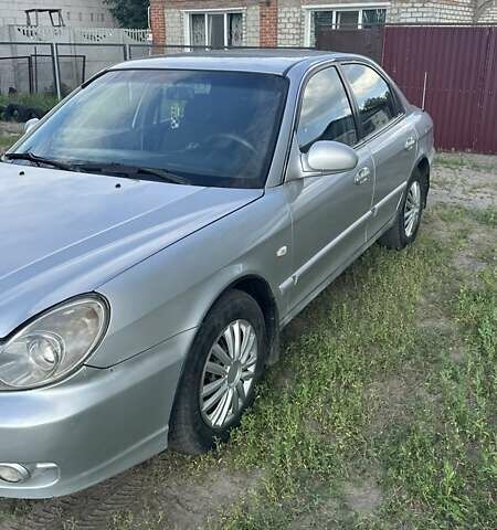 Сірий Хендай Соната, об'ємом двигуна 2 л та пробігом 230 тис. км за 2800 $, фото 5 на Automoto.ua