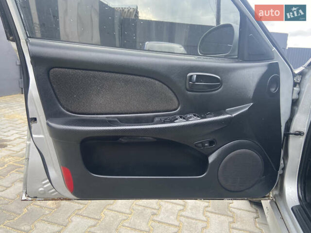 Серый Хендай Соната, объемом двигателя 2 л и пробегом 270 тыс. км за 2750 $, фото 12 на Automoto.ua