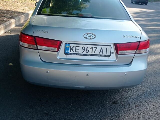 Серый Хендай Соната, объемом двигателя 2.4 л и пробегом 241 тыс. км за 4000 $, фото 9 на Automoto.ua
