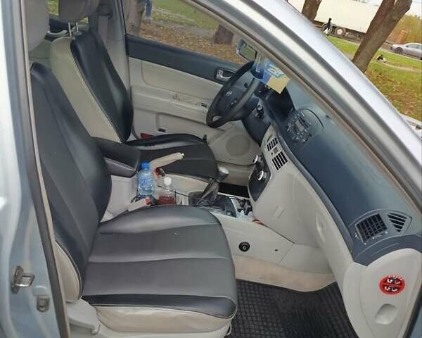 Сірий Хендай Соната, об'ємом двигуна 2.4 л та пробігом 275 тис. км за 4700 $, фото 6 на Automoto.ua