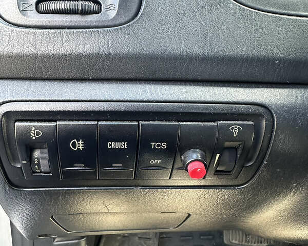 Серый Хендай Соната, объемом двигателя 2 л и пробегом 255 тыс. км за 3350 $, фото 12 на Automoto.ua