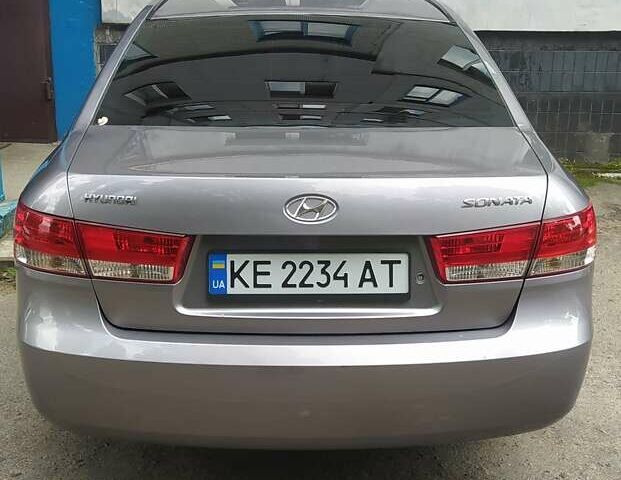 Серый Хендай Соната, объемом двигателя 2.4 л и пробегом 334 тыс. км за 5500 $, фото 1 на Automoto.ua