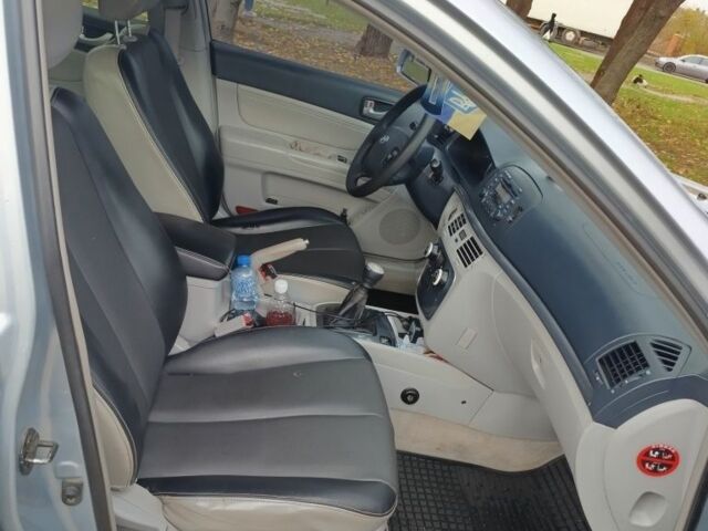 Серый Хендай Соната, объемом двигателя 2.4 л и пробегом 273 тыс. км за 5000 $, фото 6 на Automoto.ua