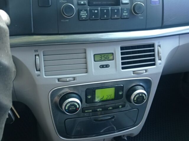 Серый Хендай Соната, объемом двигателя 2.4 л и пробегом 241 тыс. км за 4000 $, фото 4 на Automoto.ua