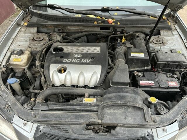 Серый Хендай Соната, объемом двигателя 2.4 л и пробегом 230 тыс. км за 4500 $, фото 4 на Automoto.ua