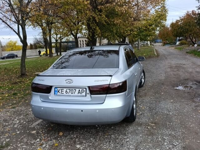 Серый Хендай Соната, объемом двигателя 2.4 л и пробегом 273 тыс. км за 5000 $, фото 4 на Automoto.ua