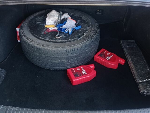 Серый Хендай Соната, объемом двигателя 2.4 л и пробегом 241 тыс. км за 4000 $, фото 3 на Automoto.ua