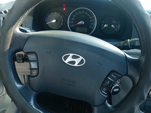 Серый Хендай Соната, объемом двигателя 2.4 л и пробегом 241 тыс. км за 4000 $, фото 15 на Automoto.ua