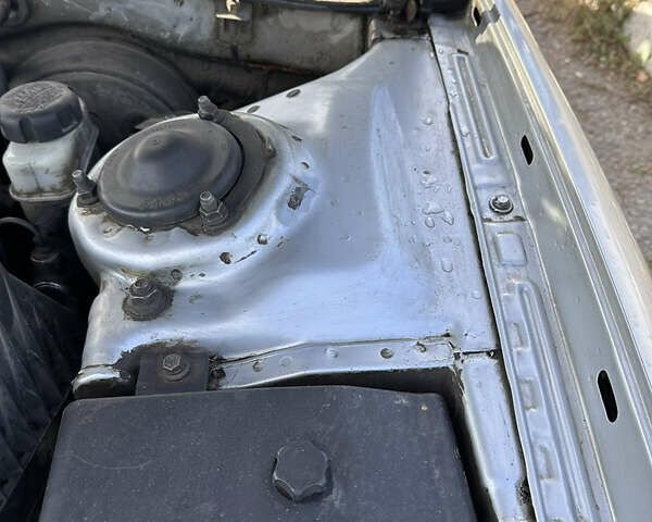 Серый Хендай Соната, объемом двигателя 2 л и пробегом 255 тыс. км за 3350 $, фото 16 на Automoto.ua