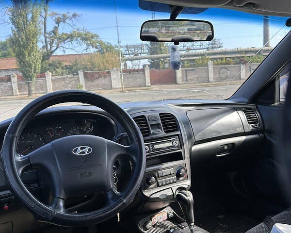 Серый Хендай Соната, объемом двигателя 2 л и пробегом 255 тыс. км за 3350 $, фото 8 на Automoto.ua