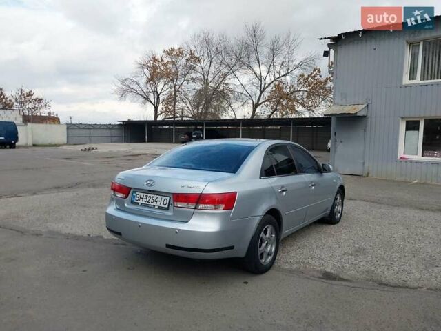Серый Хендай Соната, объемом двигателя 2.36 л и пробегом 217 тыс. км за 5000 $, фото 11 на Automoto.ua