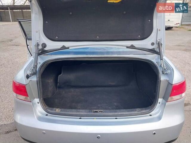 Серый Хендай Соната, объемом двигателя 2.36 л и пробегом 217 тыс. км за 5000 $, фото 27 на Automoto.ua