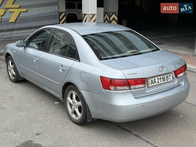 Серый Хендай Соната, объемом двигателя 2.4 л и пробегом 200 тыс. км за 3700 $, фото 28 на Automoto.ua