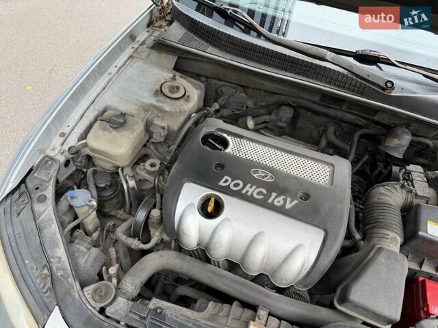 Серый Хендай Соната, объемом двигателя 2.4 л и пробегом 200 тыс. км за 3700 $, фото 47 на Automoto.ua