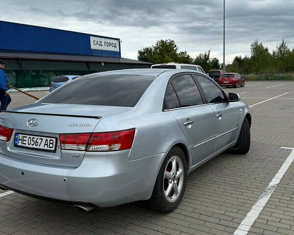 Серый Хендай Соната, объемом двигателя 3.3 л и пробегом 192 тыс. км за 5000 $, фото 2 на Automoto.ua
