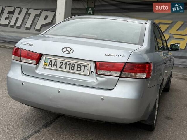 Серый Хендай Соната, объемом двигателя 2.4 л и пробегом 200 тыс. км за 3700 $, фото 14 на Automoto.ua