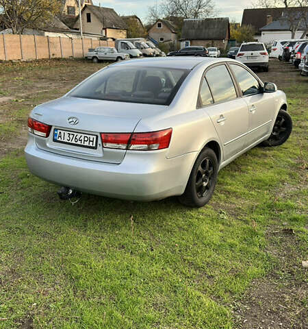 Хендай Соната 2006 у Смеле на Automoto.ua Сірий Хендай Соната, об'ємом двигуна 1.99 л та пробігом 275 тис. км за 5100 $, фото 7 на Automoto.ua