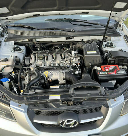 Хендай Соната 2006 у Смеле на Automoto.ua Сірий Хендай Соната, об'ємом двигуна 1.99 л та пробігом 275 тис. км за 5100 $, фото 14 на Automoto.ua