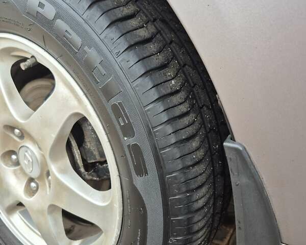 Серый Хендай Соната, объемом двигателя 2.4 л и пробегом 280 тыс. км за 5300 $, фото 14 на Automoto.ua