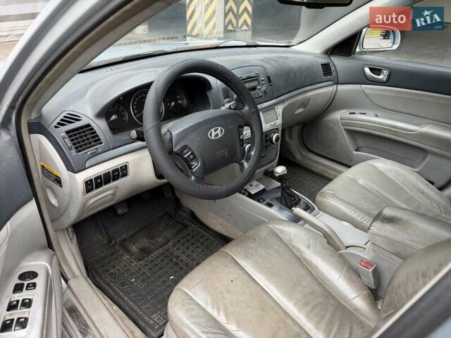 Серый Хендай Соната, объемом двигателя 2.4 л и пробегом 200 тыс. км за 3700 $, фото 39 на Automoto.ua