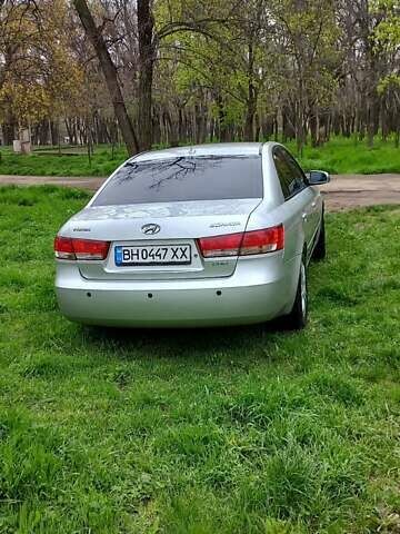Хендай Соната 2006 в Одессе на Automoto.ua Серый Хендай Соната, объемом двигателя 2 л и пробегом 290 тыс. км за 5900 $, фото 32 на Automoto.ua