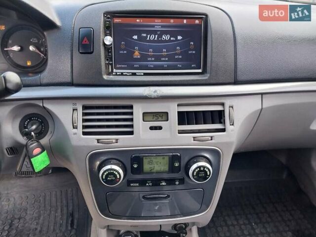 Серый Хендай Соната, объемом двигателя 2.36 л и пробегом 217 тыс. км за 5000 $, фото 18 на Automoto.ua