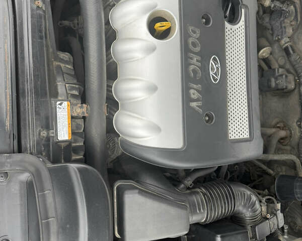 Серый Хендай Соната, объемом двигателя 2.4 л и пробегом 192 тыс. км за 6000 $, фото 5 на Automoto.ua