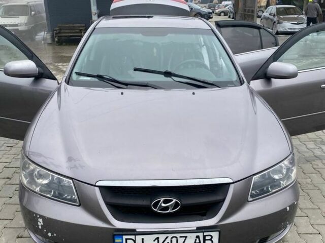 Сірий Хендай Соната, об'ємом двигуна 2 л та пробігом 243 тис. км за 6500 $, фото 3 на Automoto.ua