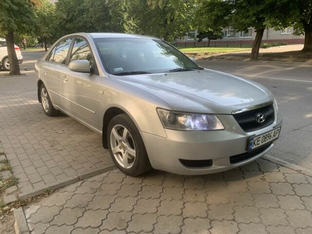 Сірий Хендай Соната, об'ємом двигуна 2 л та пробігом 340 тис. км за 3200 $, фото 2 на Automoto.ua