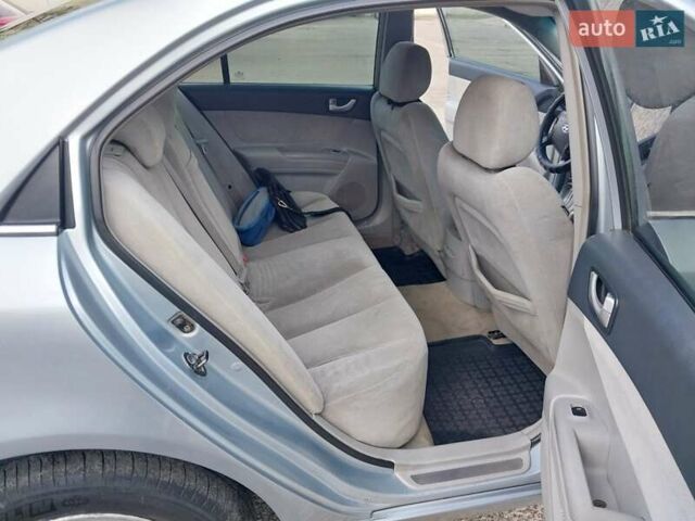 Серый Хендай Соната, объемом двигателя 2.4 л и пробегом 217 тыс. км за 4900 $, фото 24 на Automoto.ua