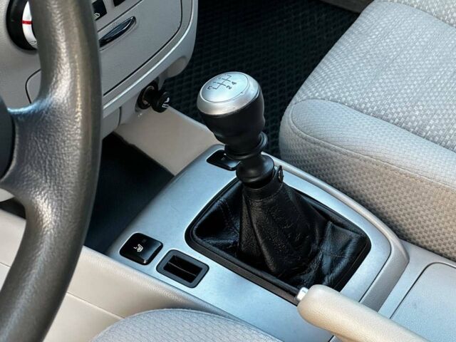 Серый Хендай Соната, объемом двигателя 2.4 л и пробегом 232 тыс. км за 5590 $, фото 11 на Automoto.ua