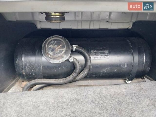 Серый Хендай Соната, объемом двигателя 2.4 л и пробегом 217 тыс. км за 4900 $, фото 28 на Automoto.ua