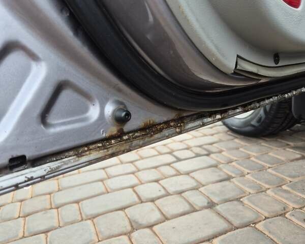 Серый Хендай Соната, объемом двигателя 2.4 л и пробегом 280 тыс. км за 5300 $, фото 7 на Automoto.ua