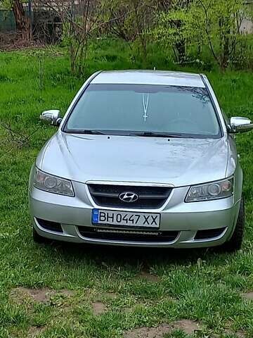 Хендай Соната 2006 в Одессе на Automoto.ua Серый Хендай Соната, объемом двигателя 2 л и пробегом 290 тыс. км за 5900 $, фото 37 на Automoto.ua