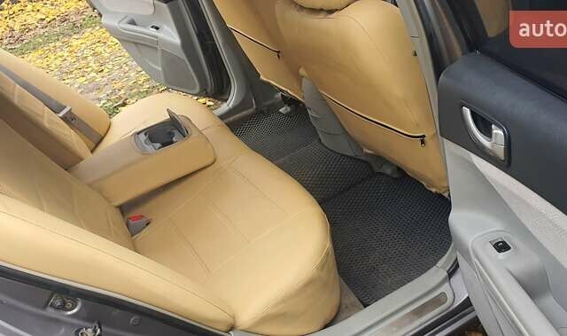 Серый Хендай Соната, объемом двигателя 2.4 л и пробегом 290 тыс. км за 5000 $, фото 8 на Automoto.ua