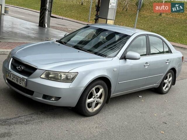 Серый Хендай Соната, объемом двигателя 2.4 л и пробегом 200 тыс. км за 3700 $, фото 27 на Automoto.ua