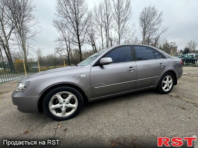 Серый Хендай Соната, объемом двигателя 2.4 л и пробегом 192 тыс. км за 6000 $, фото 4 на Automoto.ua